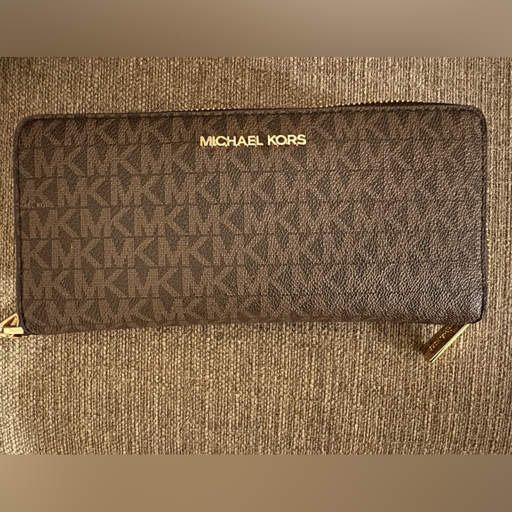 Michael Kors Jet Set Wallet Brown